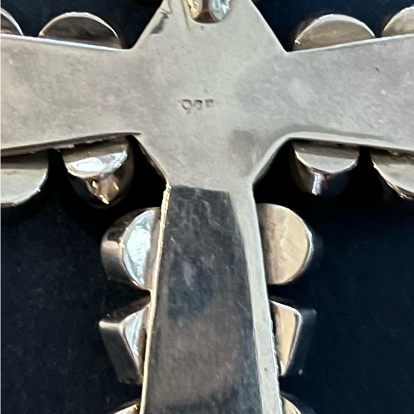 Gorgeous Silver Gemstone Cross Pendant - Picture 5 of 7